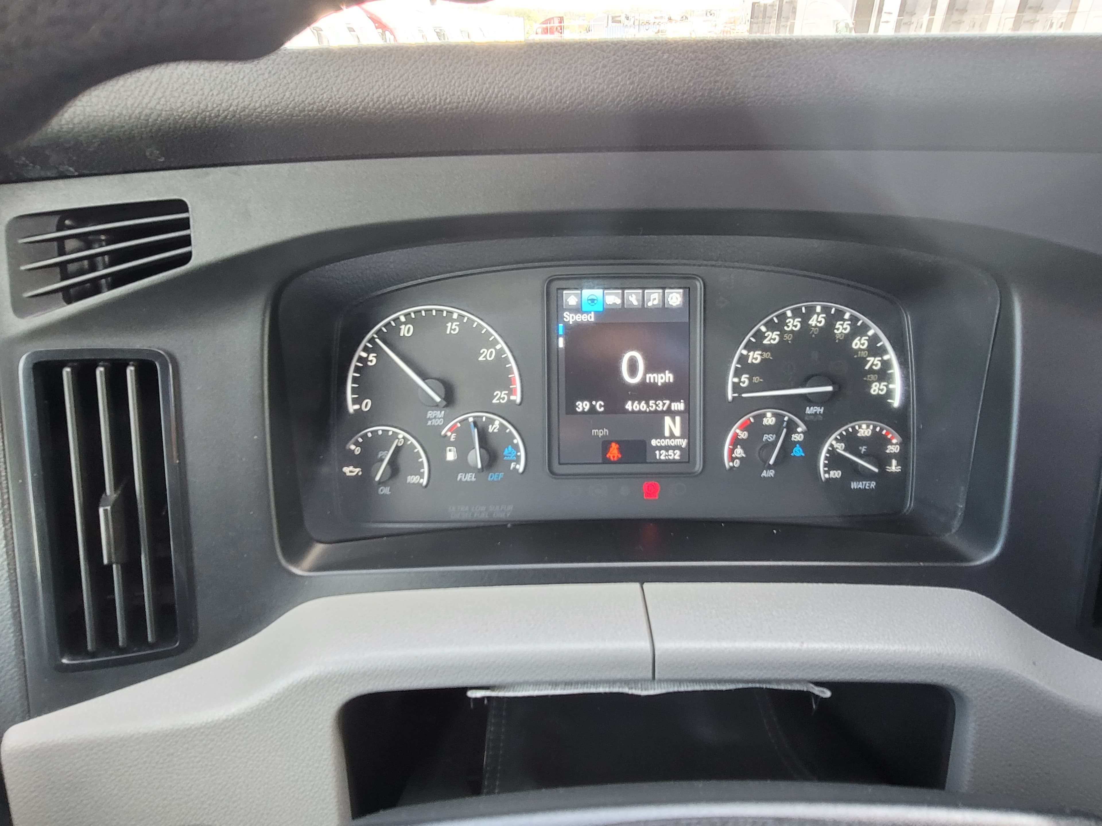 2022 Freightliner Cascadia 126 image 12