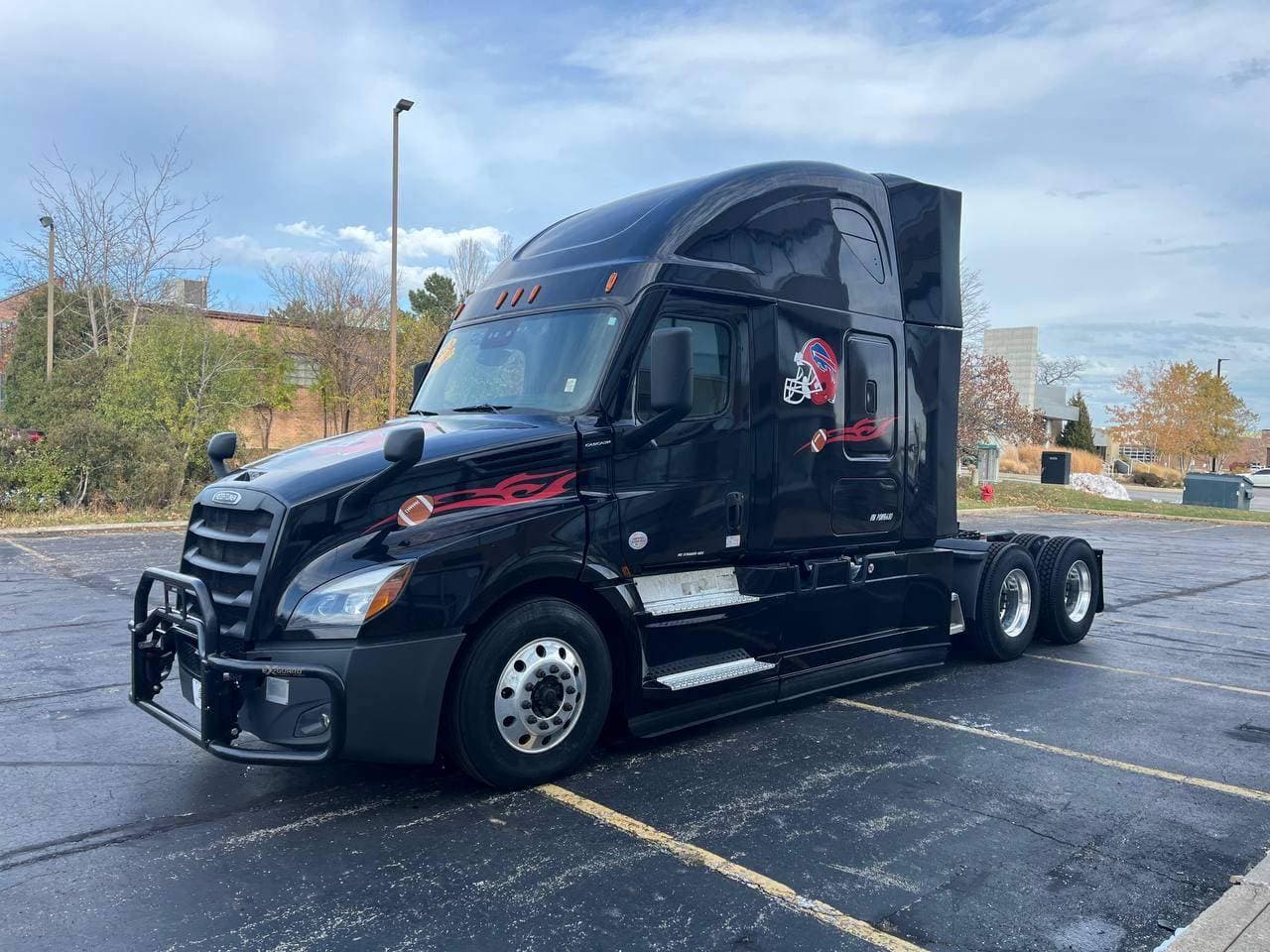 2023 Freightliner Cascadia image 1