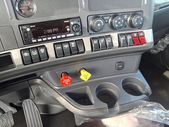 2026 Kenworth T880 image 18