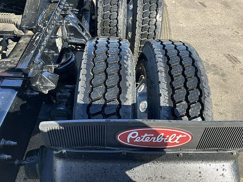 2021 Peterbilt 579 image 7