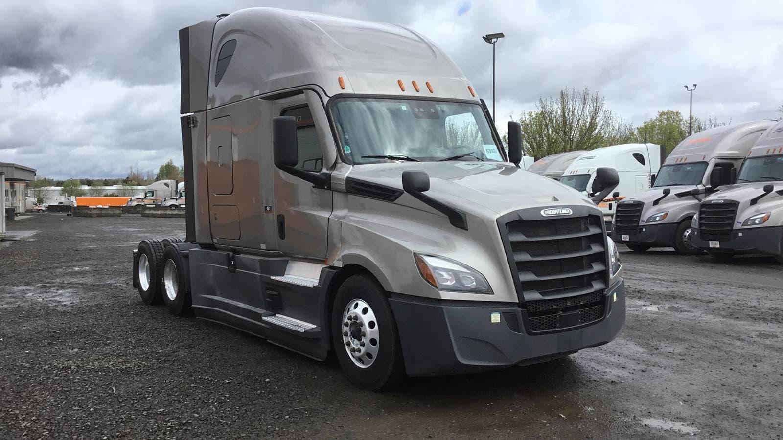 2023 Freightliner Cascadia 126 image 1