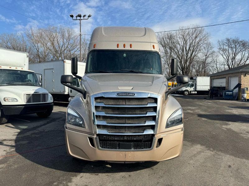 2019 Freightliner Cascadia image 1