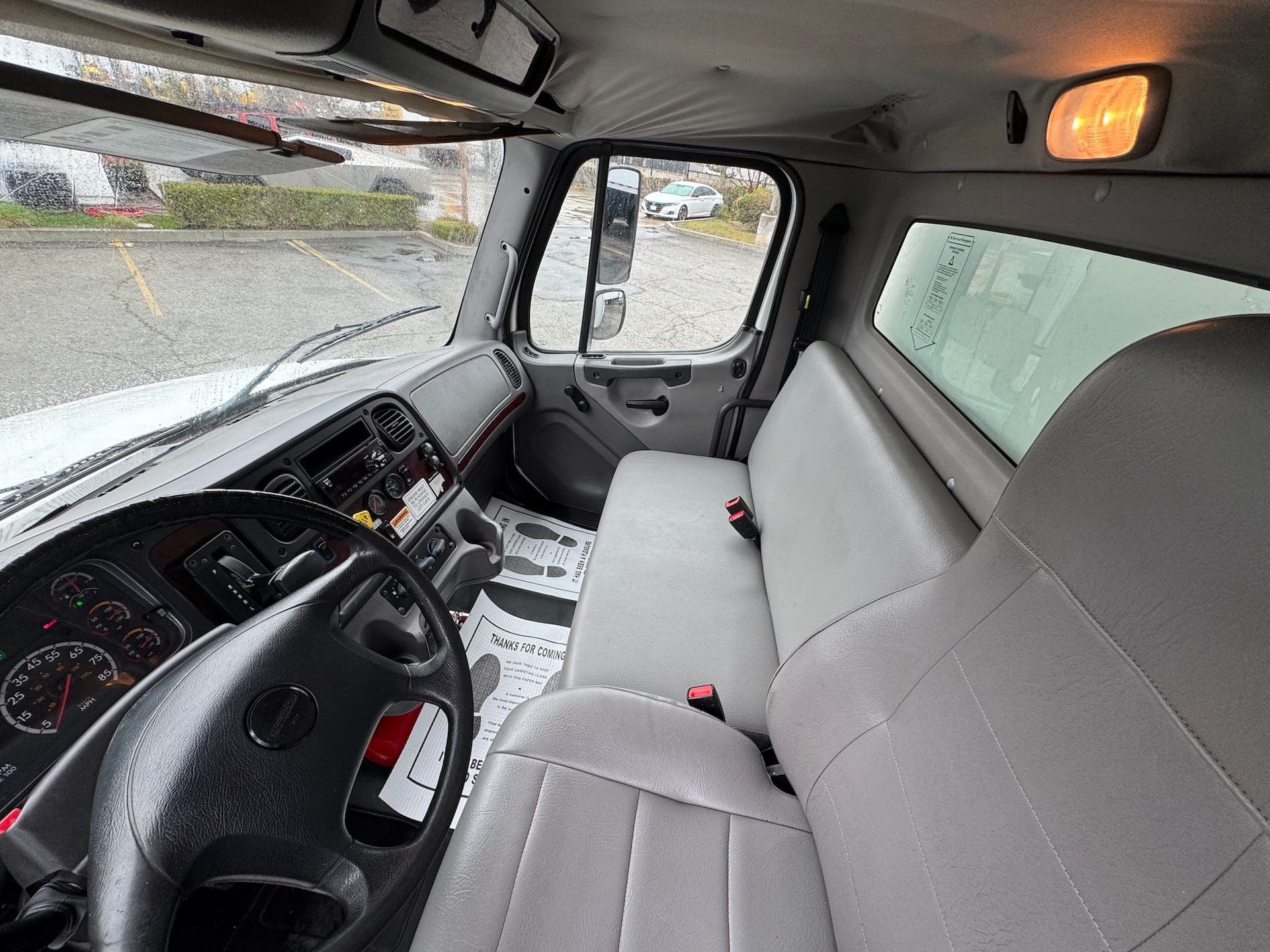 2018 Freightliner BUSINESS CLASS M2 106 image 25