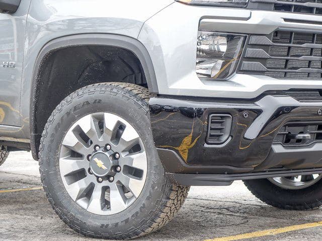 2026 Chevrolet Silverado 2500HD Custom image 4