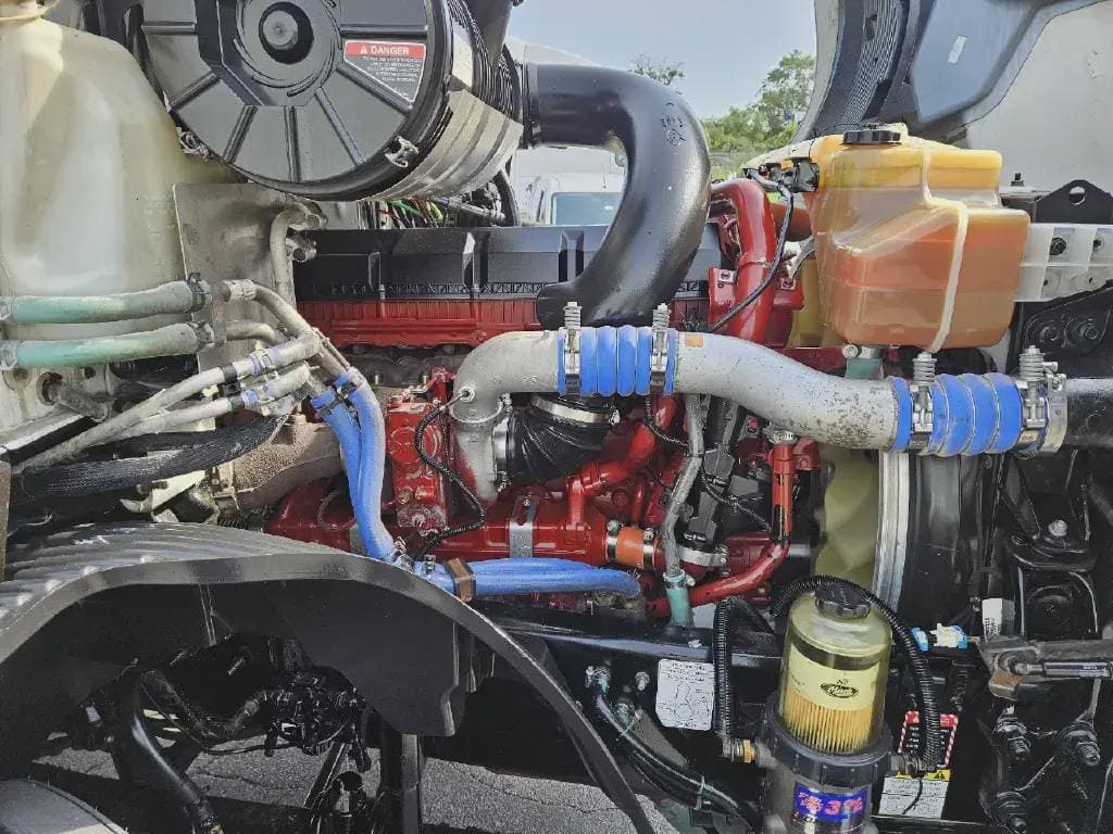 Used 2022 MACK Conventional - Sleeper Truck image 8