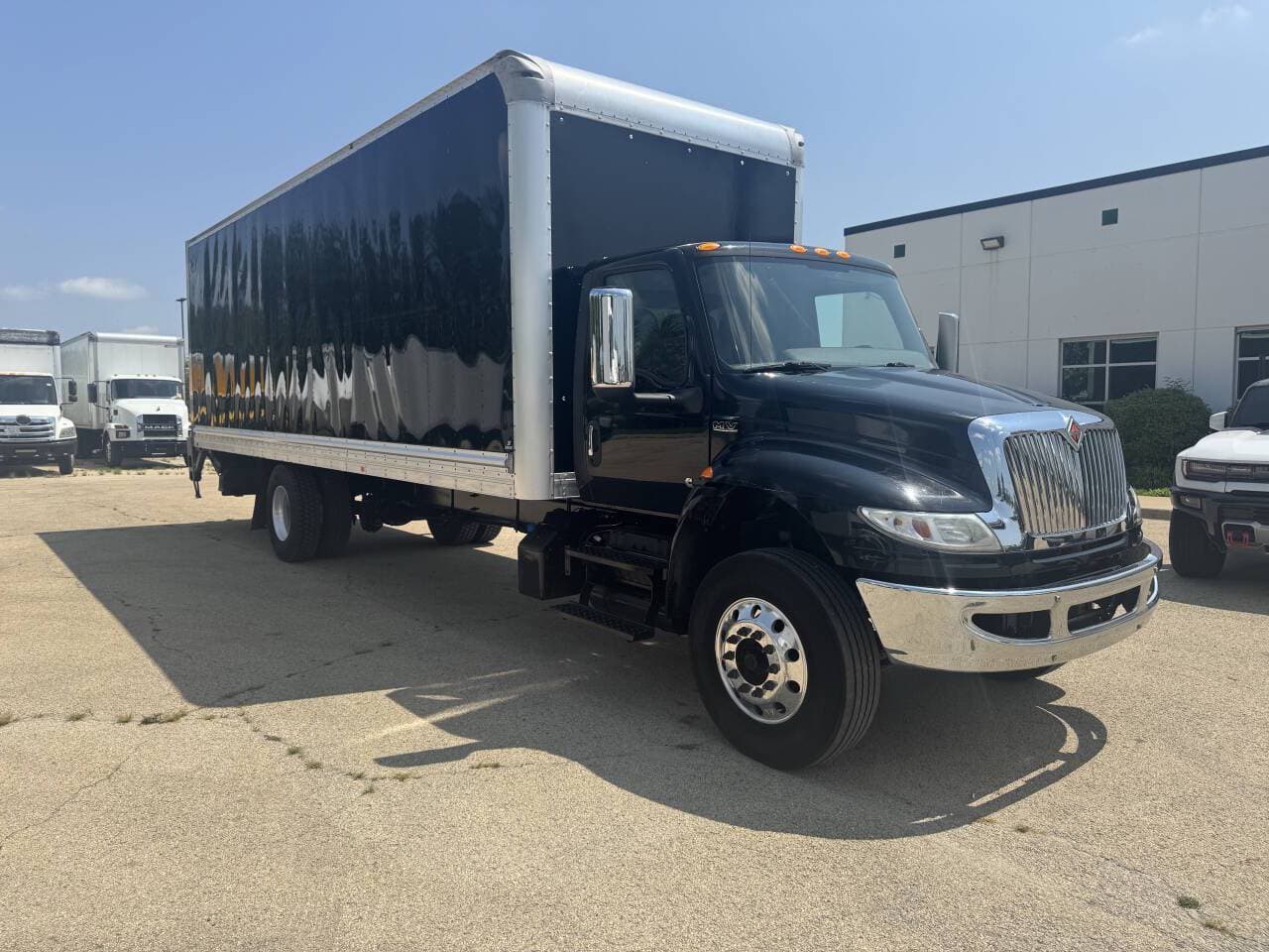 2020 International MV607 image 2