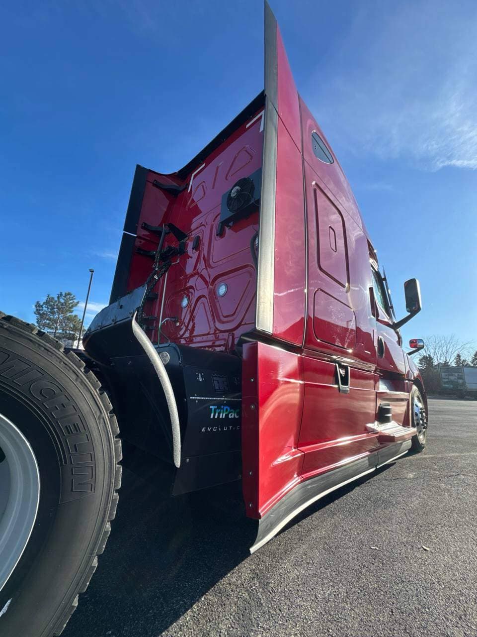 2022 Freightliner Cascadia 126 image 5