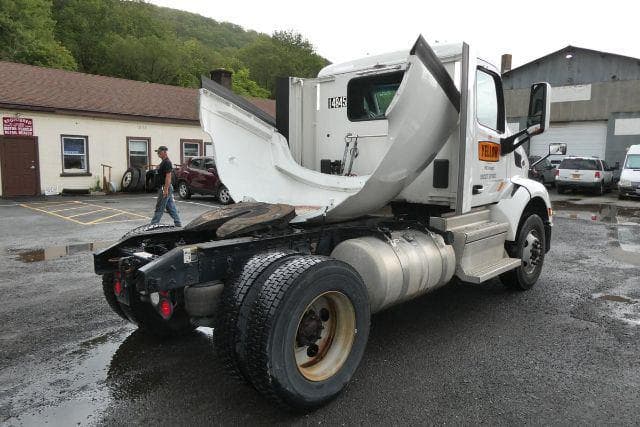 2021 Peterbilt 579 image 4