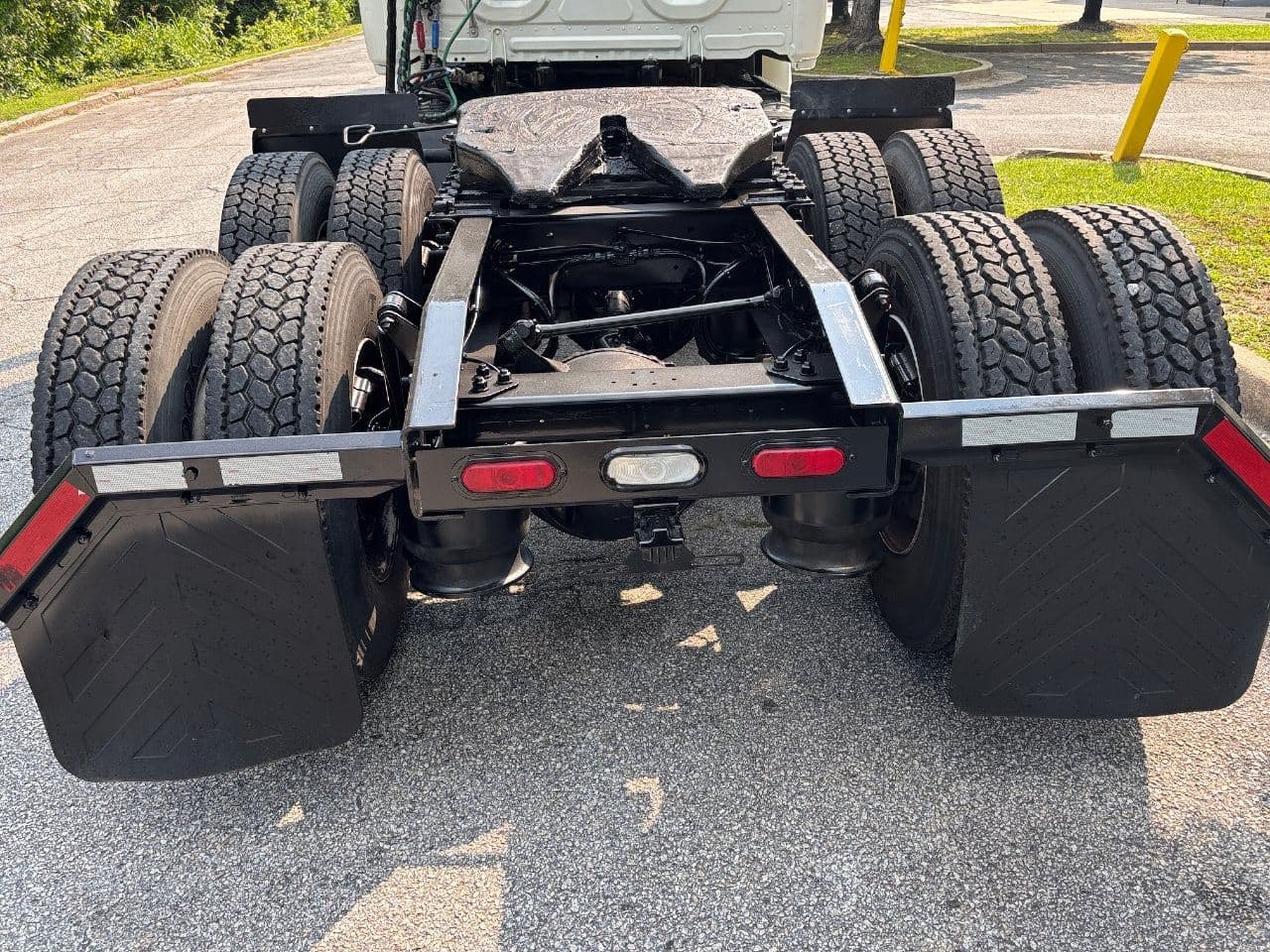 2018 Freightliner Cascadia 126 image 8
