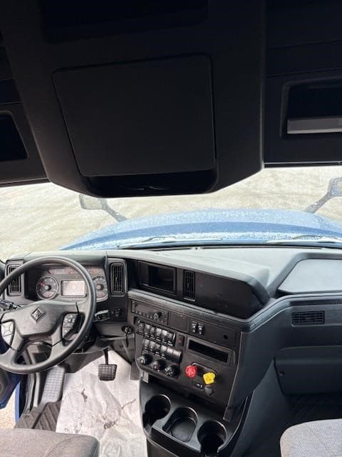 2021 INTERNATIONAL LT TNF112006 Web image 10