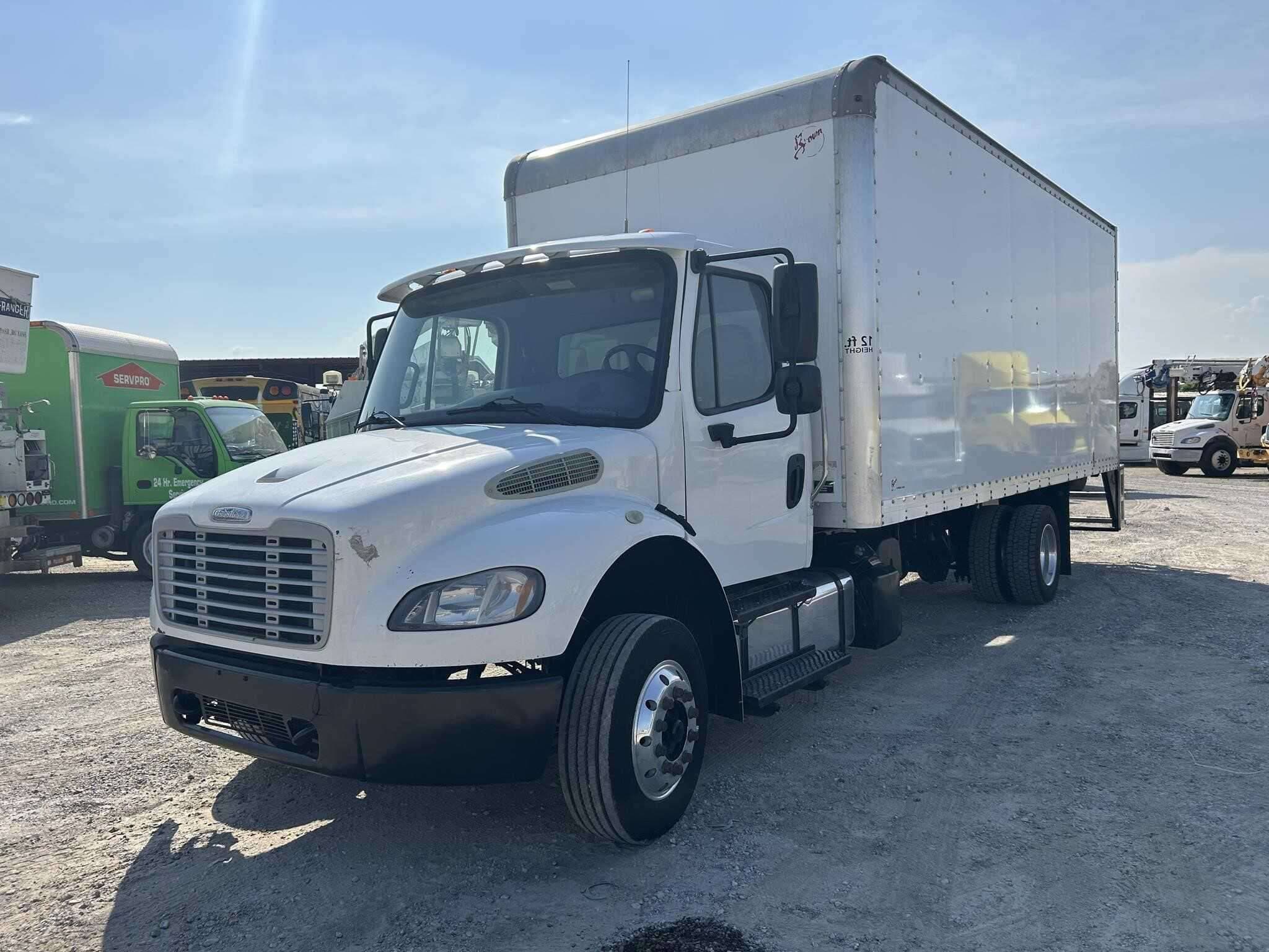 2020 Freightliner M2 image 6