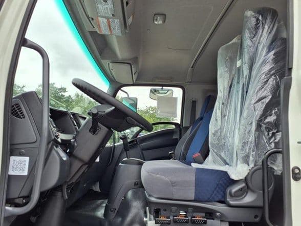 2025 Isuzu FTR image 13