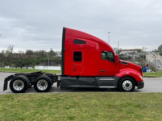 2022 Kenworth T680 image 15