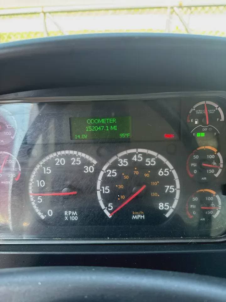 2017 Freightliner M2 image 6