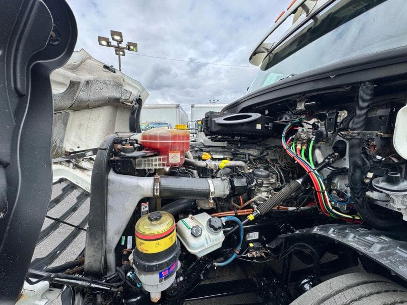 2018 Freightliner Cascadia image 11