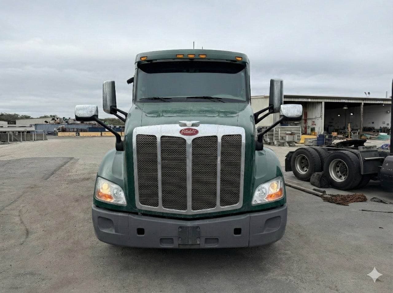 2020 Peterbilt 579 image 2