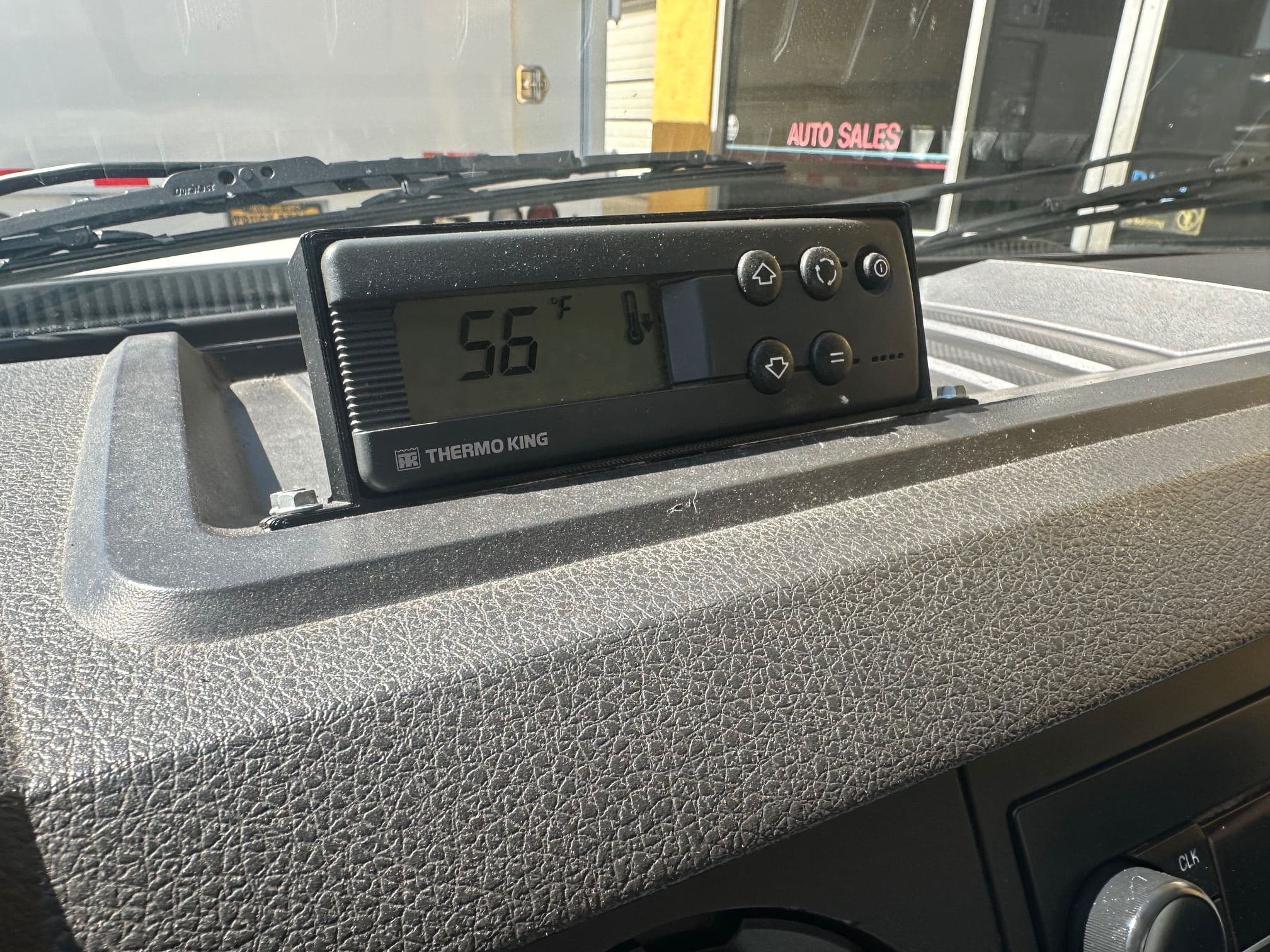 2016 Ford F-350 Reefer Box Truck with Liftgate image 50