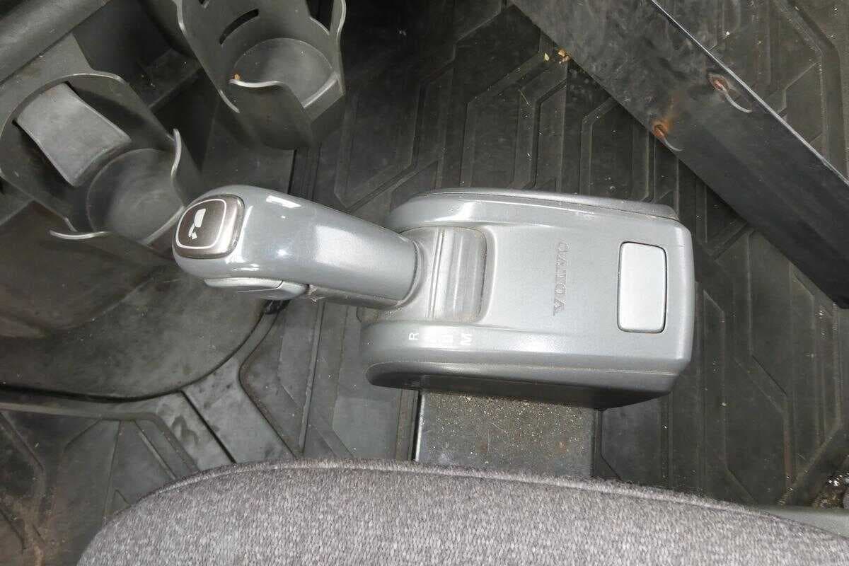2020 Volvo VNR640 image 5