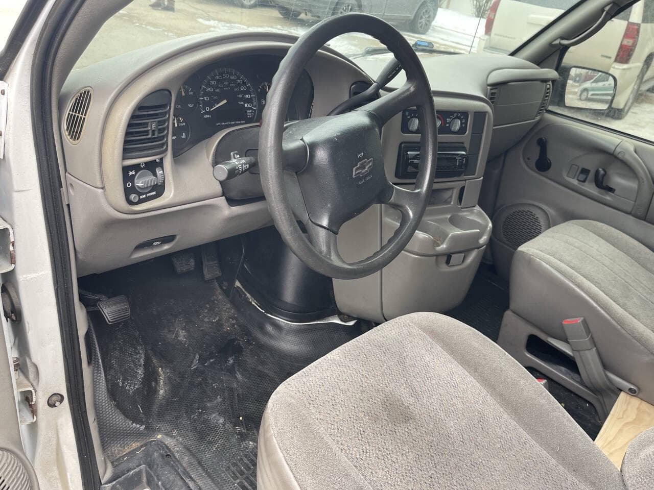 2005 Chevrolet 1500 image 12