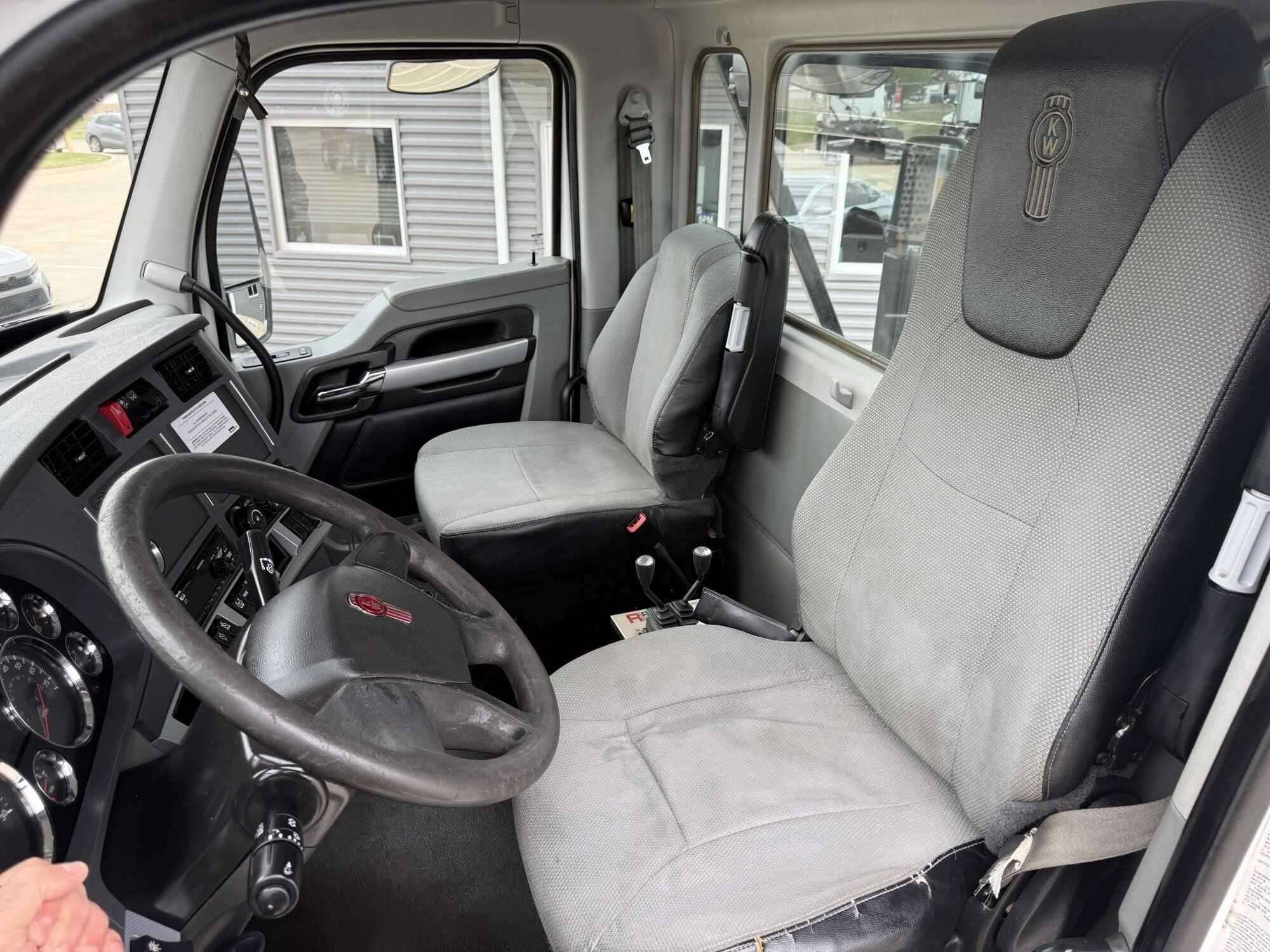 2020 Kenworth T880 image 6