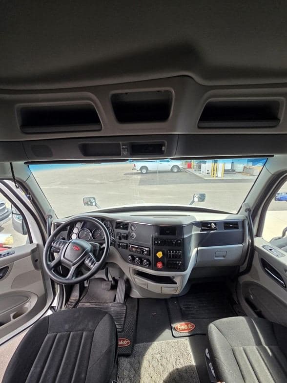 2020 PETERBILT 579 TNHC36169ELAK Web image 7