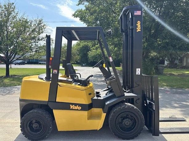 2005 YALE GDP080LJ image 1