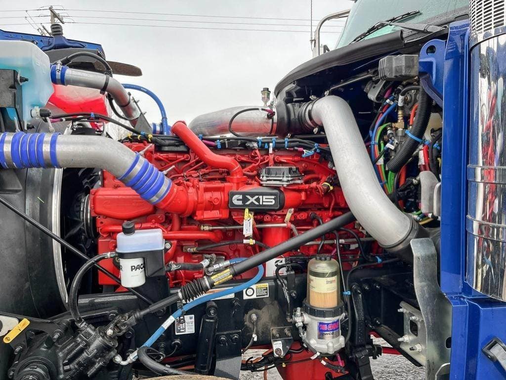 2027 Peterbilt 589 image 8