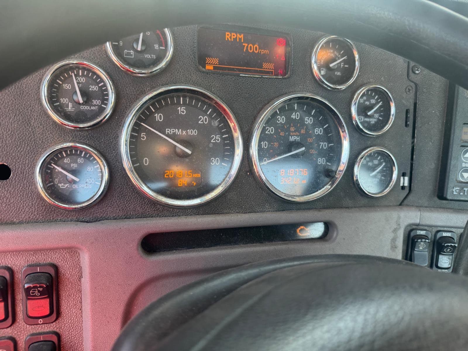 2014 Peterbilt 365 image 2