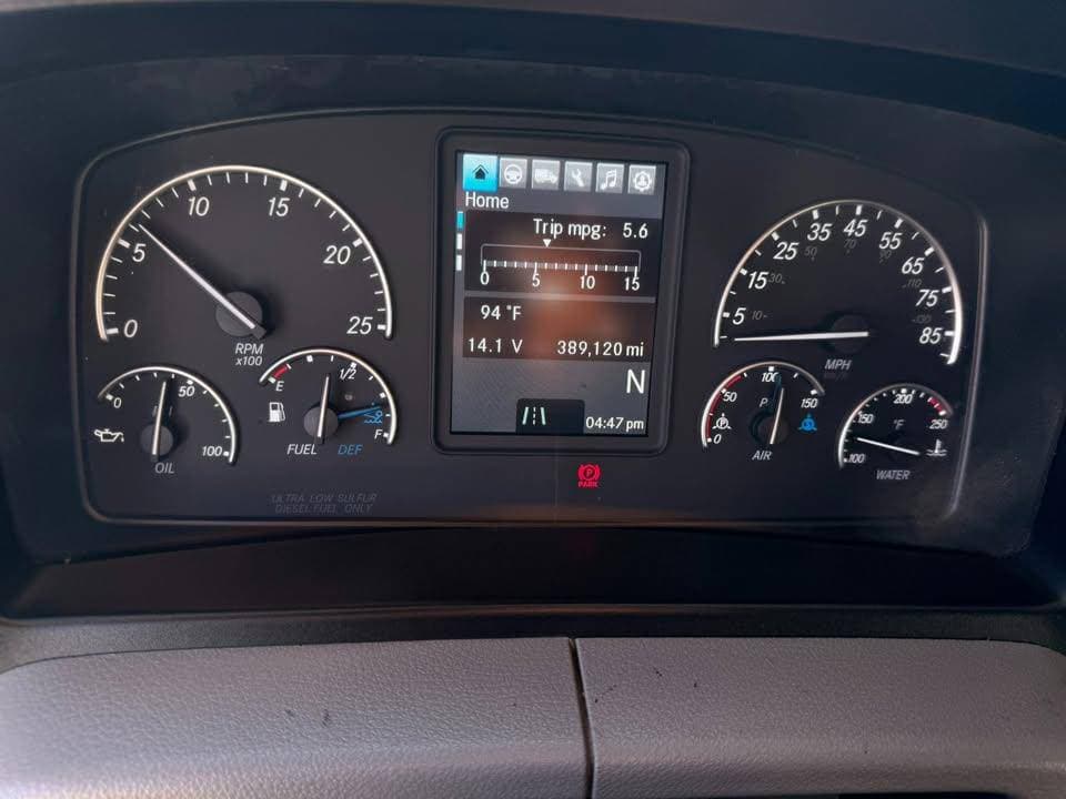 2020 Freightliner Cascadia image 10