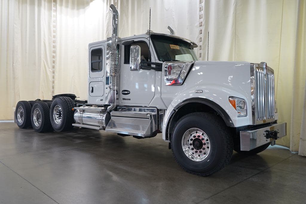 New 2027 KENWORTH W990 image 1