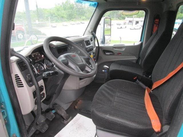 2019 Peterbilt 567 image 9