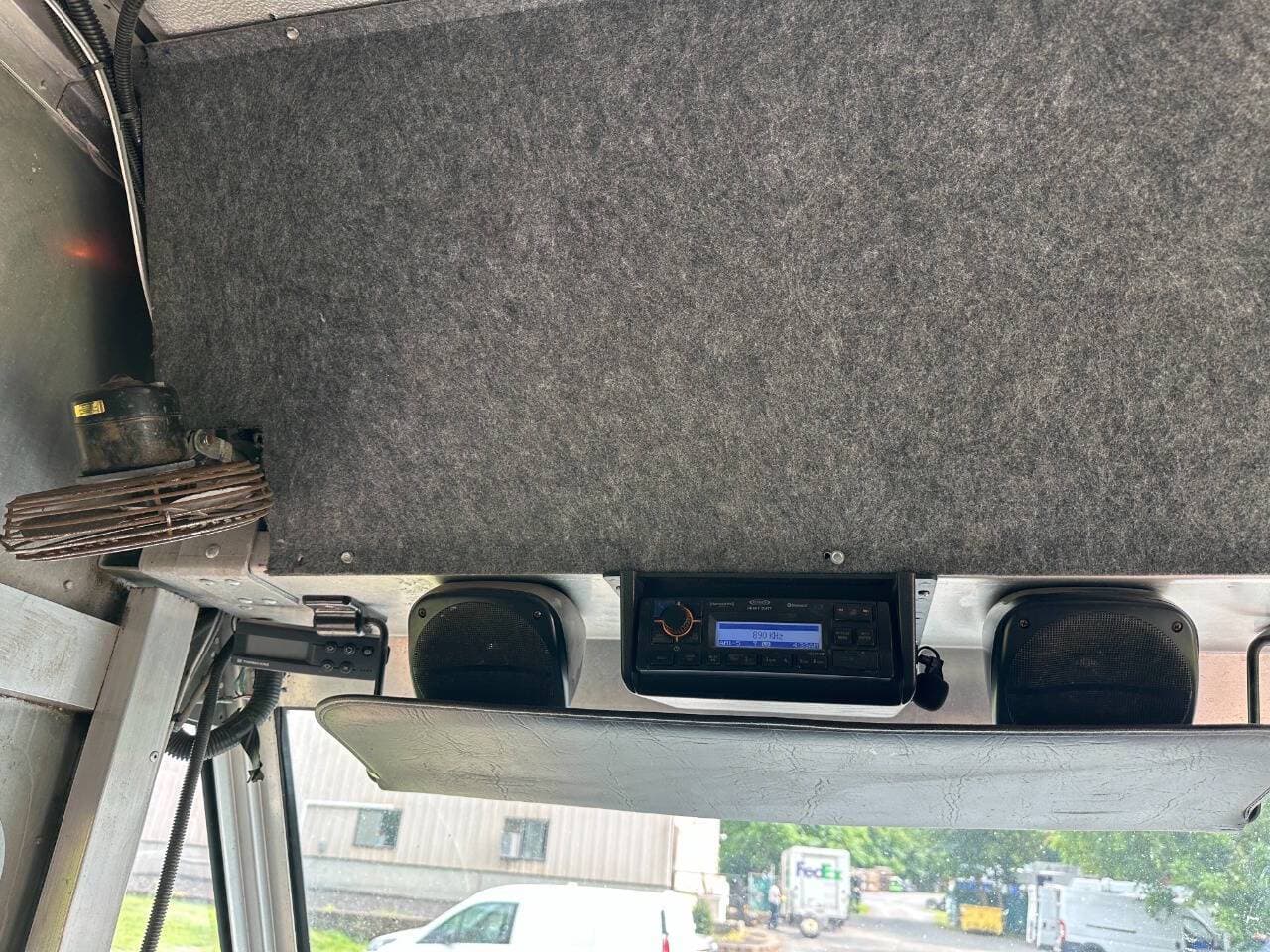 2017 Freightliner MT45 image 13