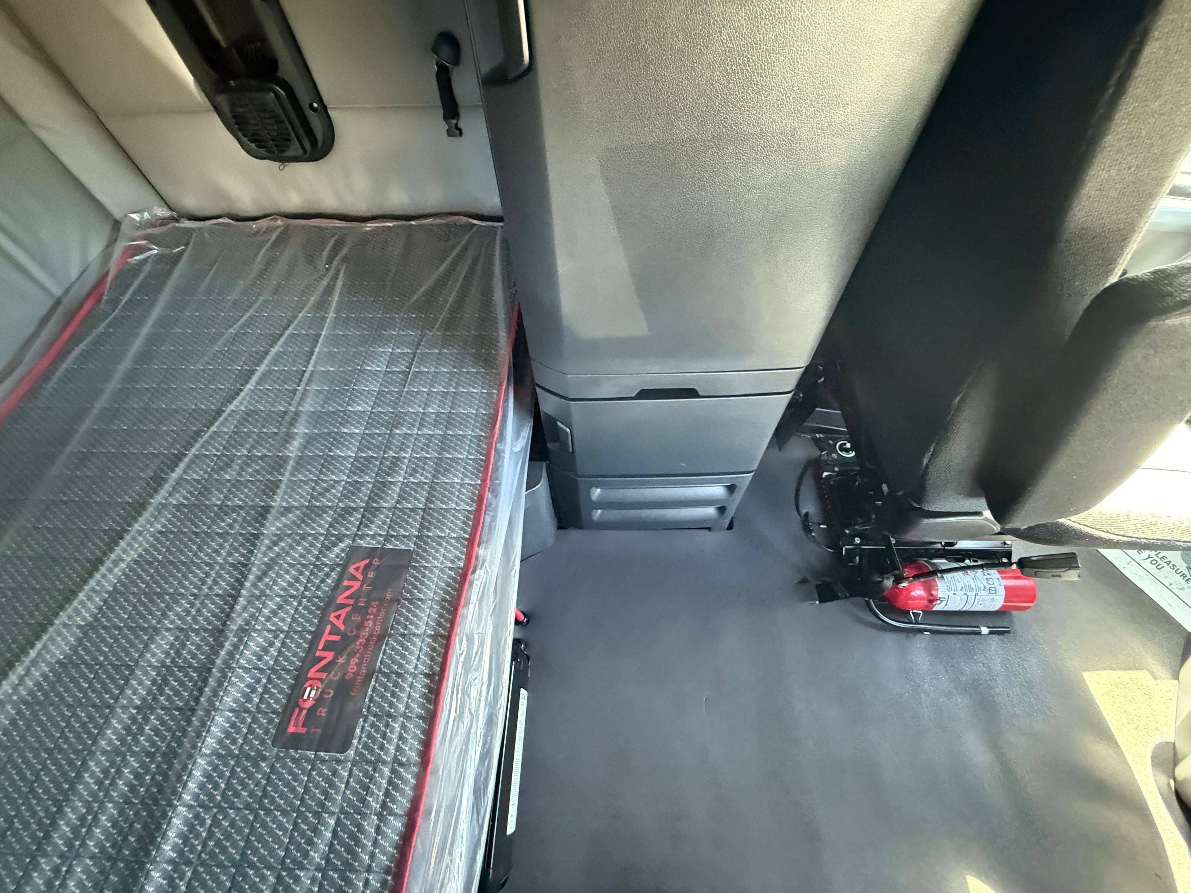 2022 Freightliner Cascadia 126 image 21