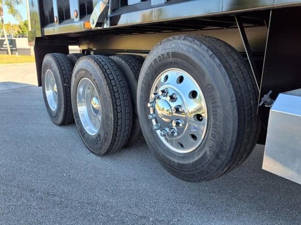 2026 Kenworth T880 image 10