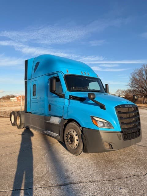 2024 Freightliner Cascadia image 2