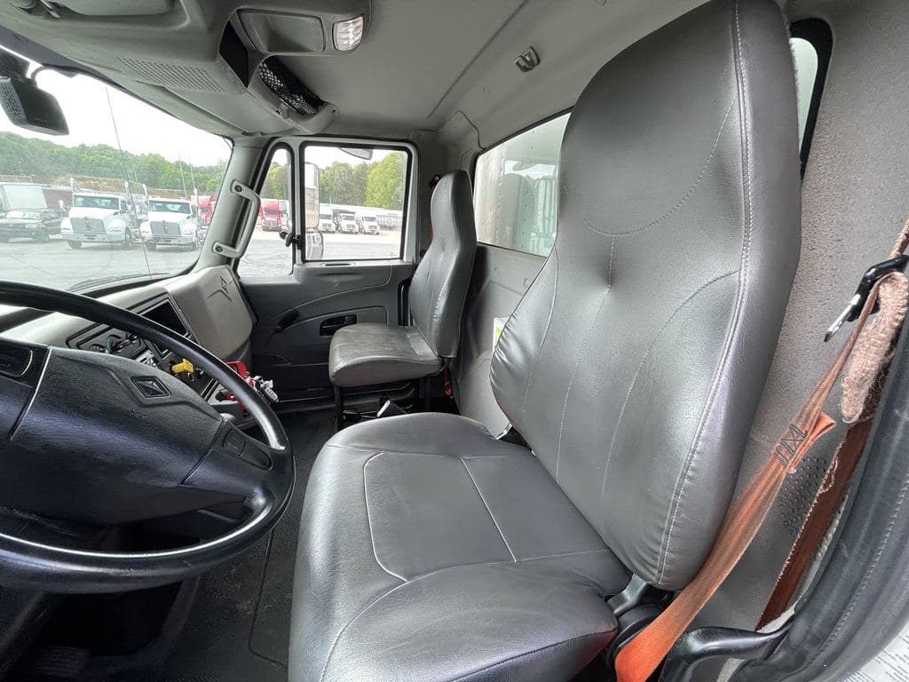 Used 2019 INTERNATIONAL 4300 image 19