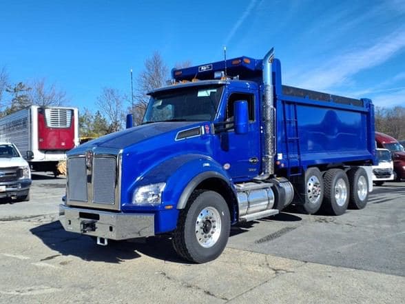 2025 Kenworth T880 image 2