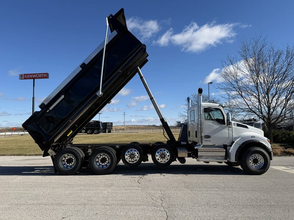 New 2026 KENWORTH T880S image 14