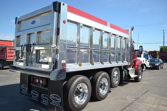 2025 Kenworth T880 image 3