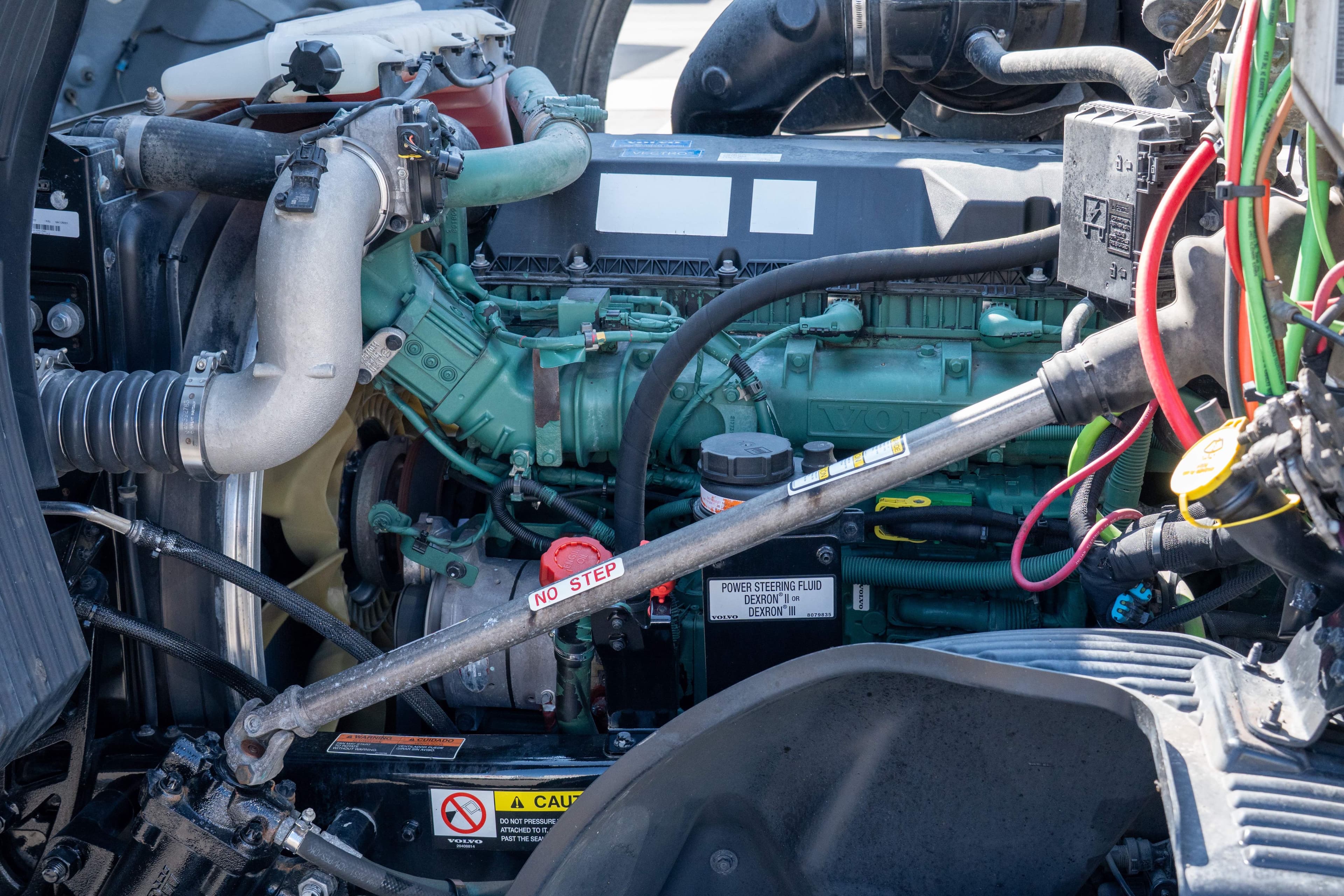 2022 Volvo VNL image 10