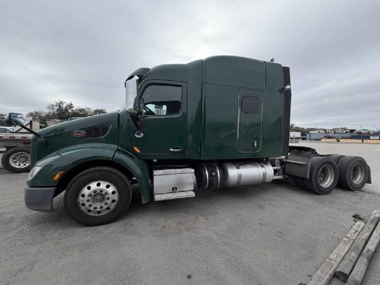 2020 Peterbilt 579 image 5