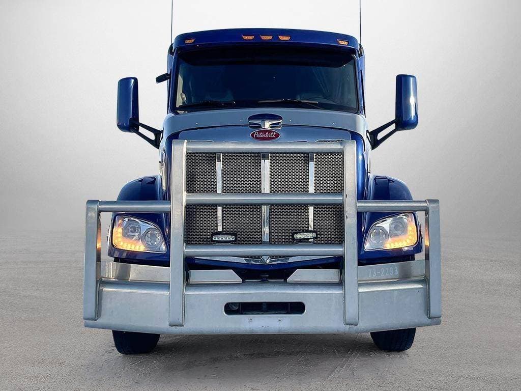 2019 Peterbilt 579 image 2