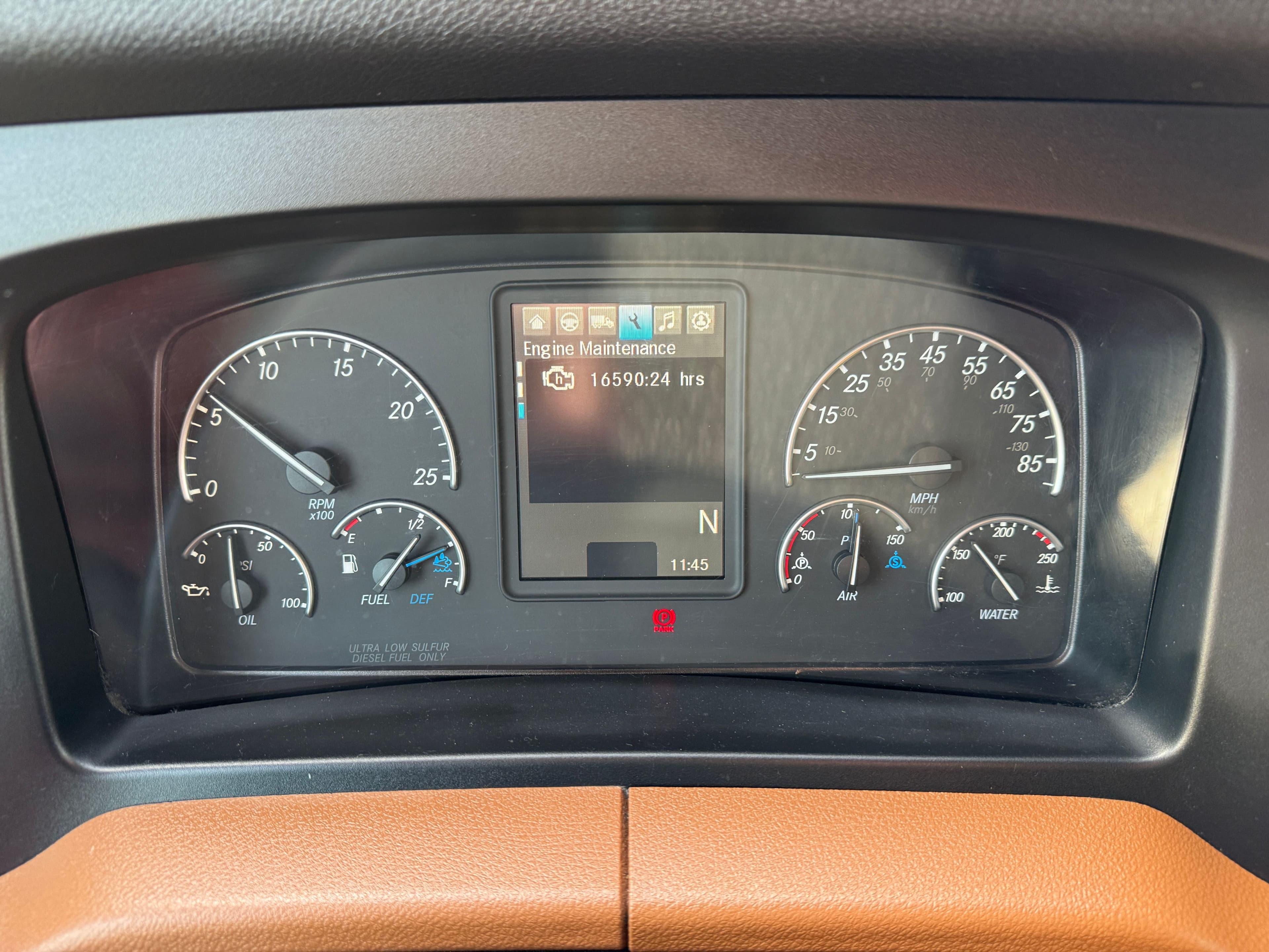 2020 Freightliner Cascadia 126 image 14