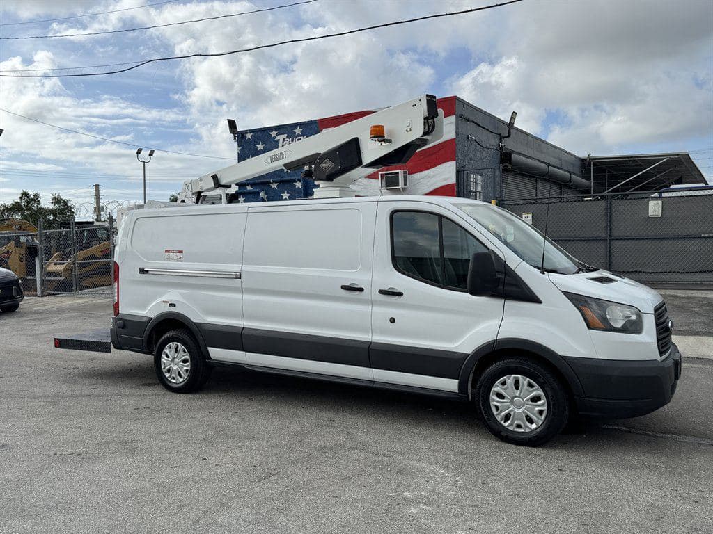 2017 Ford Transit Cargo image 15