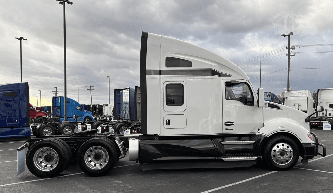 2022 Kenworth 310 image 4