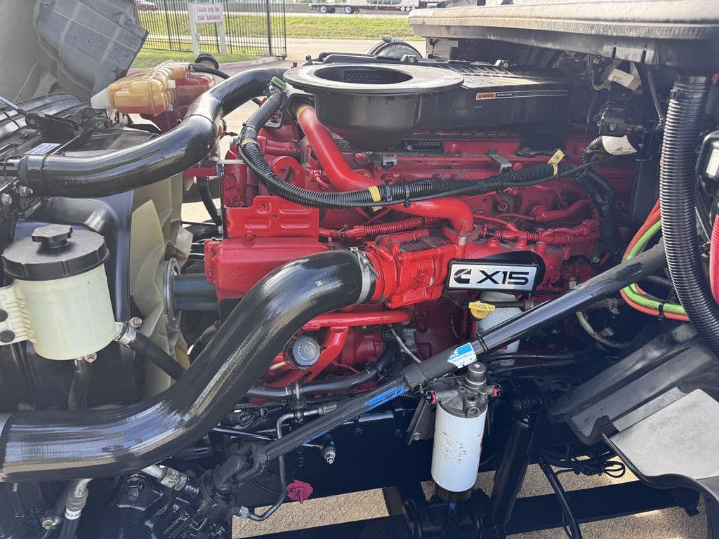 Used 2021 INTERNATIONAL LT625 image 6