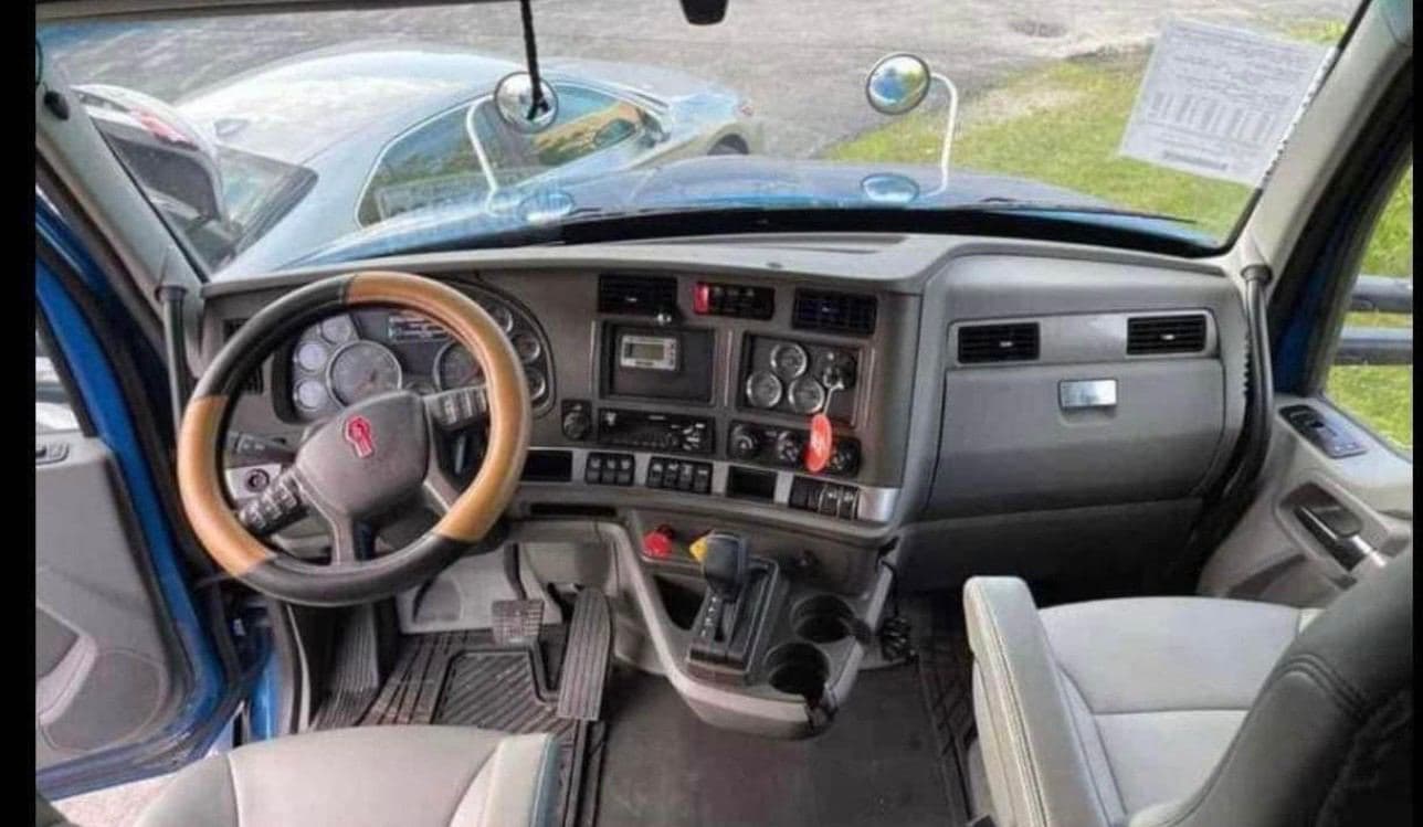 2018 Kenworth T680 image 3