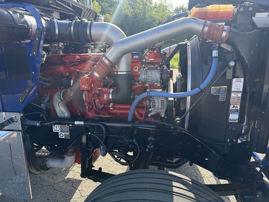Used 2023 KENWORTH W900L image 16