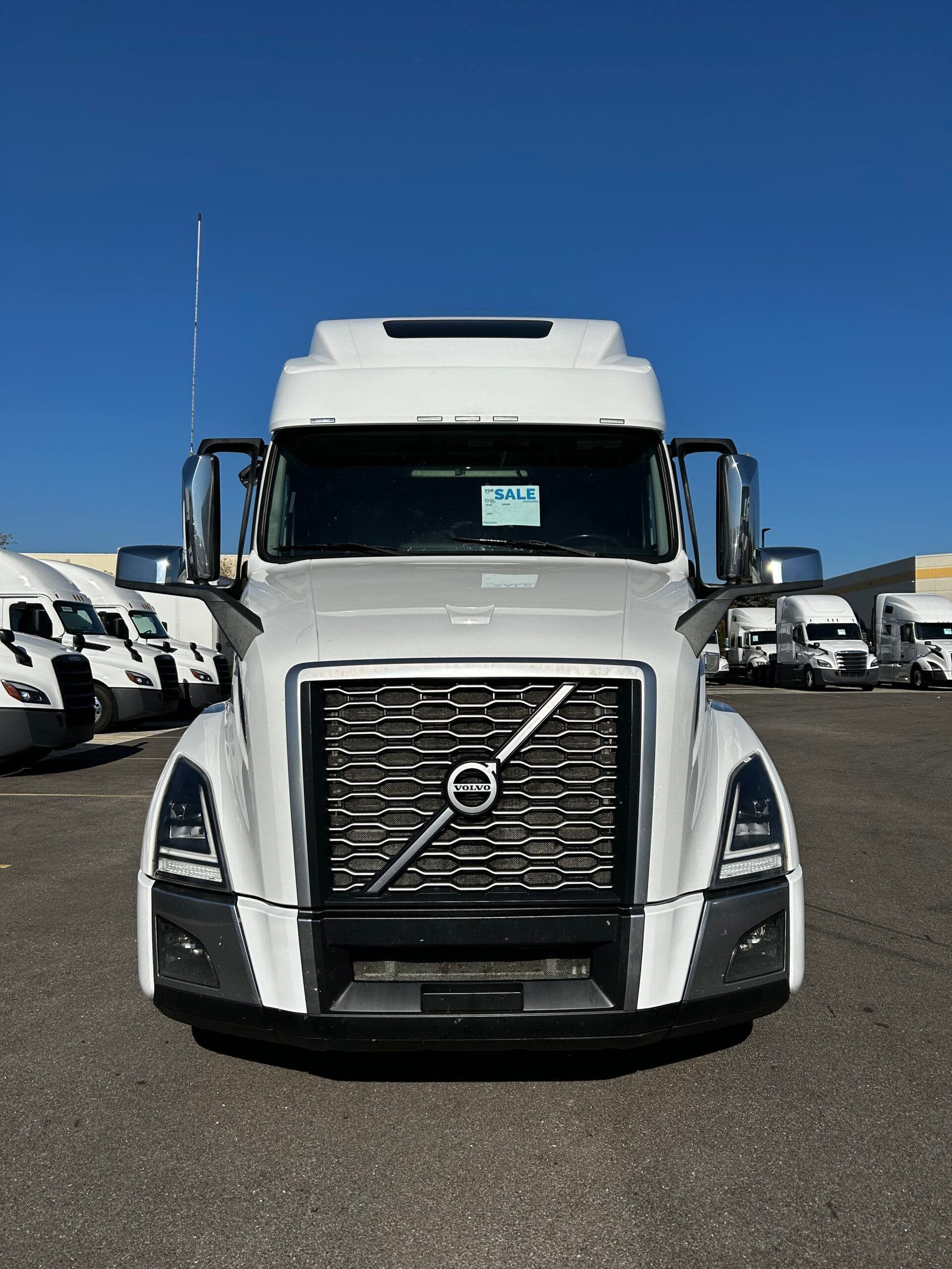 2023 Volvo VNL image 1