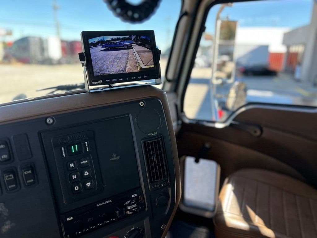 2016 Mack GU (Granite) image 9